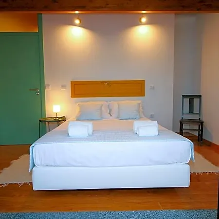 Casa Dos Batalim Bed & Breakfast